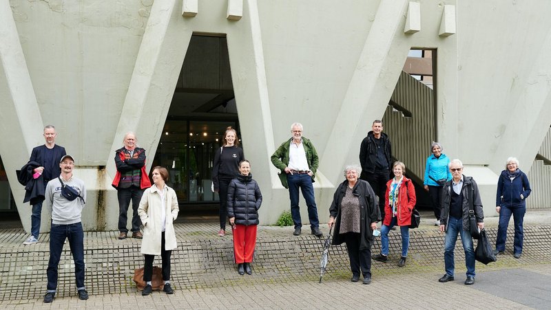 New Patrons' group in front of a building in Marl